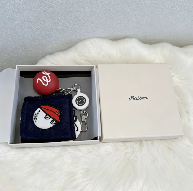 Malbon Golf Towel & Keychain Gift Set 2026 — 5 Colours – OZ Golf