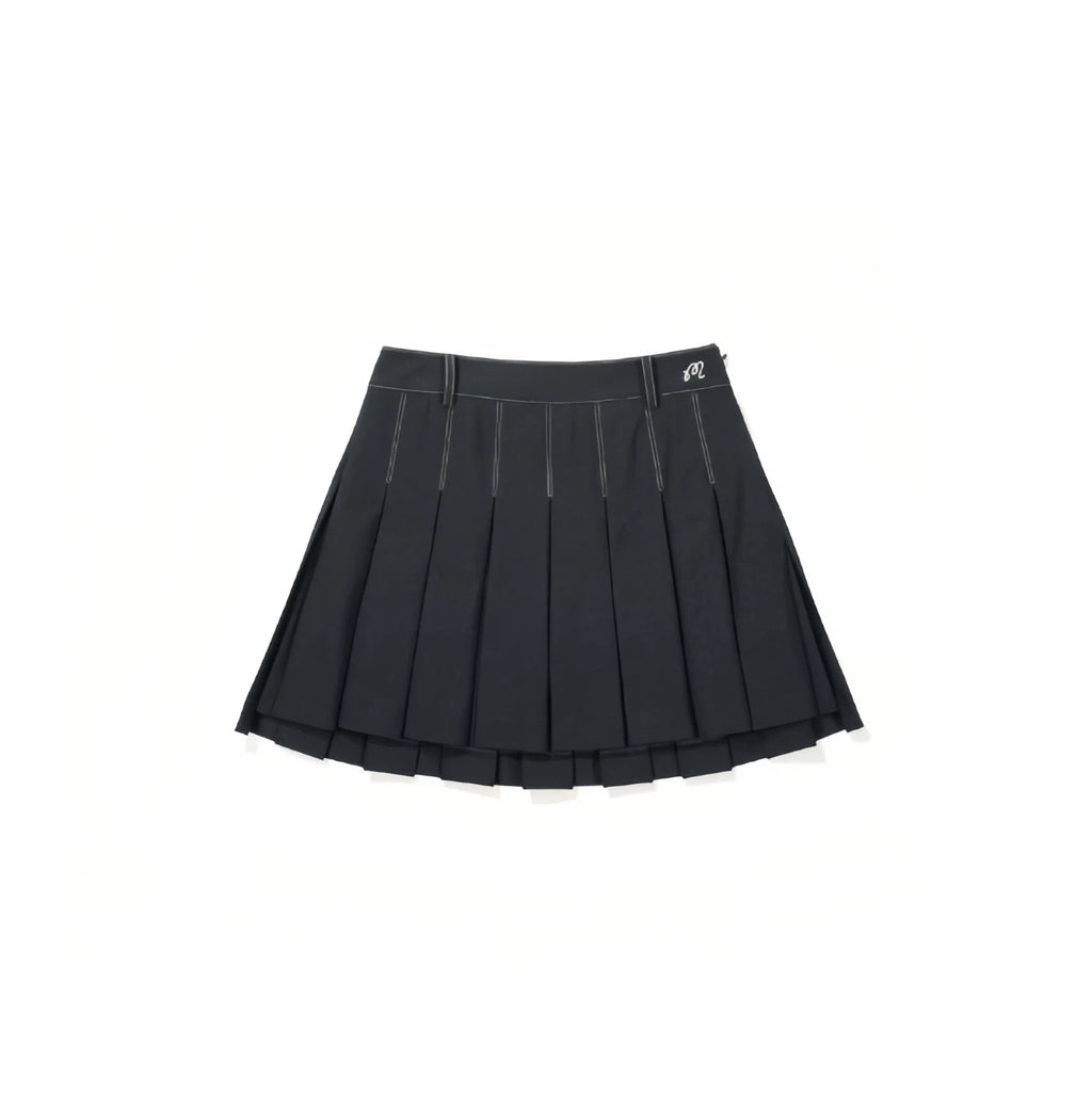 Malbon women golf skort back view