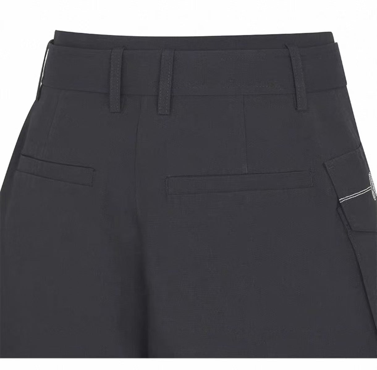 Malbon Women's Breathable Cargo Golf Shorts Black cargo golf shorts detail view