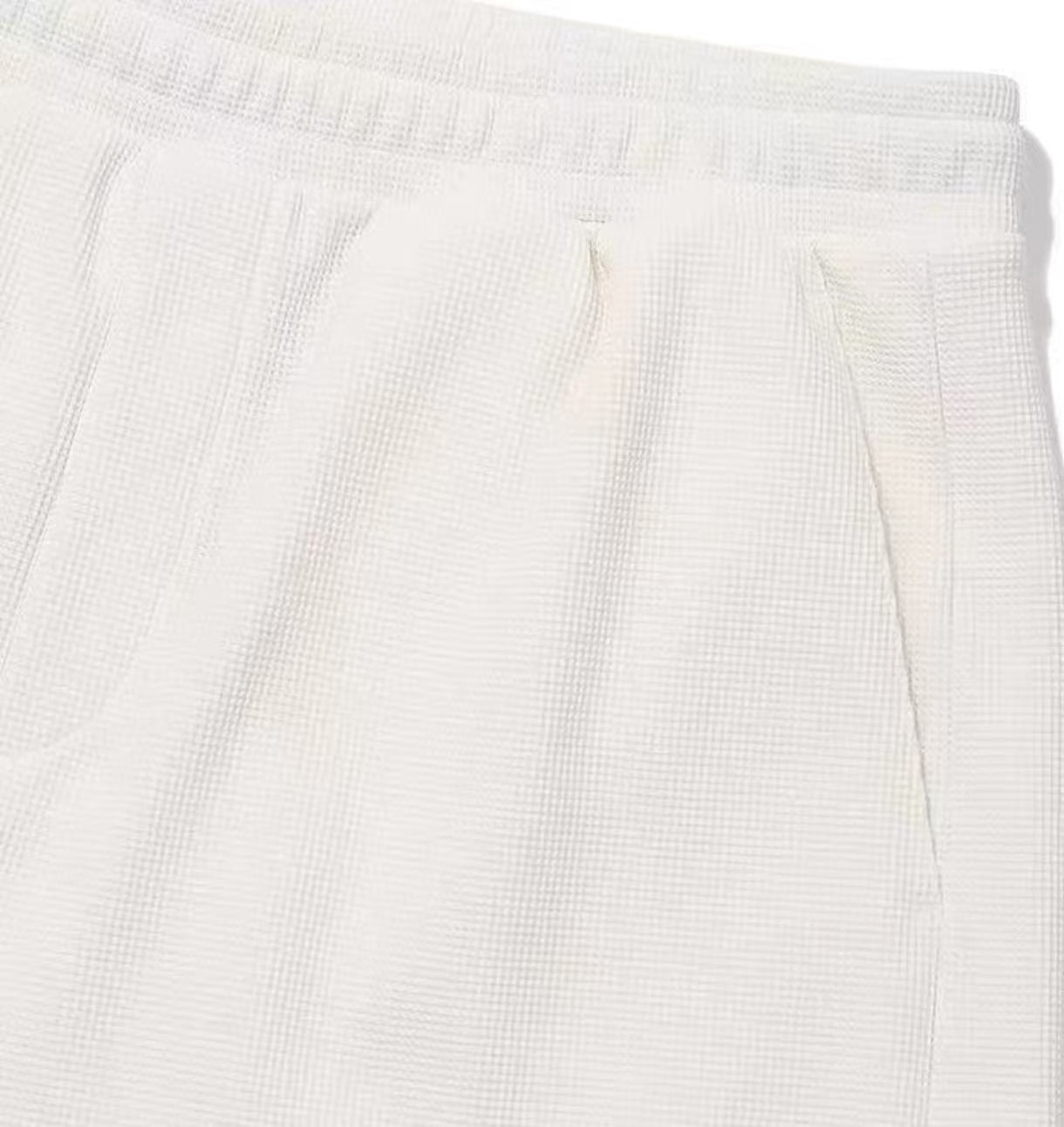 Malbon men's white golf shorts back pocket detail